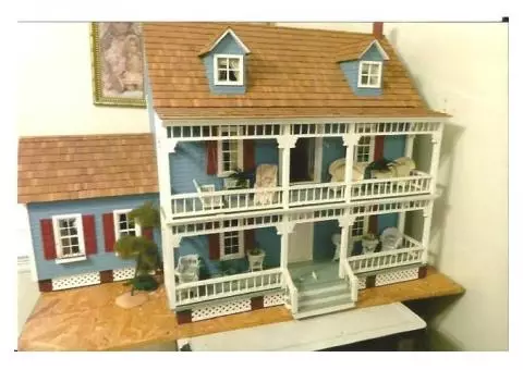 Miniature Wooden Dollhouse