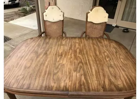 Dinning Table with 6 Chairs