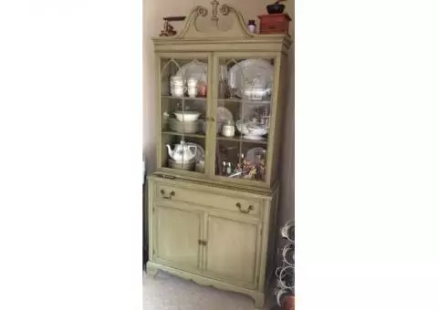 Vintage/Antique Hutch