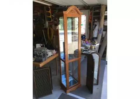 China Cabinet with glass shelves