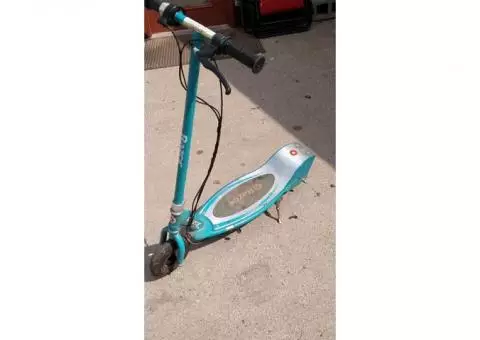 Razor Electric Scooter with charger