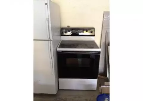 Whirlpool Flattop Electric Range/Oven