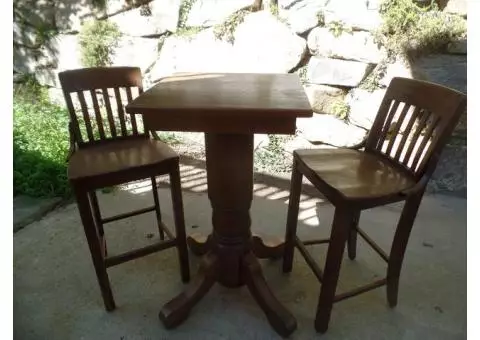 Bar table + 2 barstools