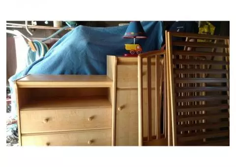 Changing table/dresser