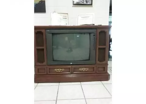 Zenith Floor Model Oak Cabinet Tv