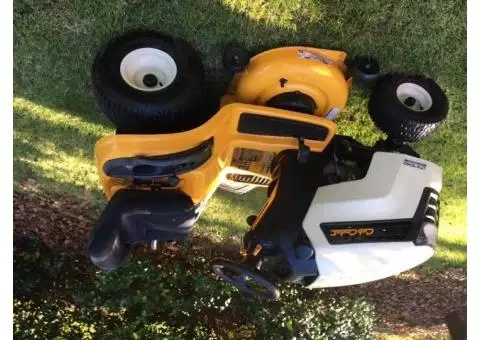 Cub Cadet LT 1040 Riding Lawn Mower