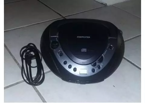 Memorex cd/radio/batteries and plug