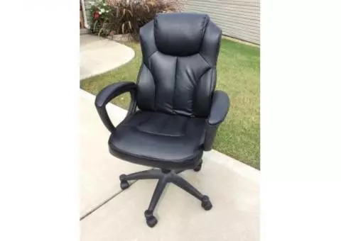 Black Desk Chair