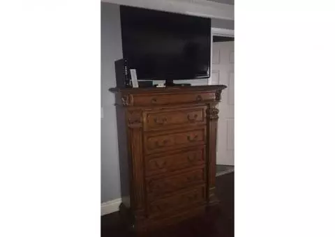 KING BEDROOM SET FOR SALE $