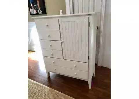 Chest of drawers