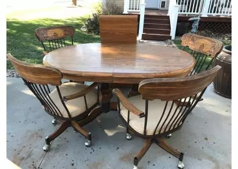 Kitchen Table & Chairs