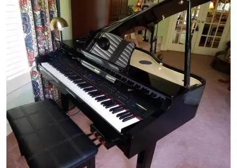 Suzuki 3 1/2' Baby Grand Electric Piano