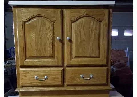 30" golden oak bathroom vanity with new white top