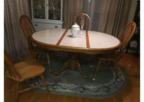 Dining Room / Kitchen table with 6 Chairs