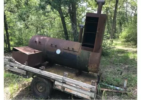 Custom BBQ / Smoker Pit