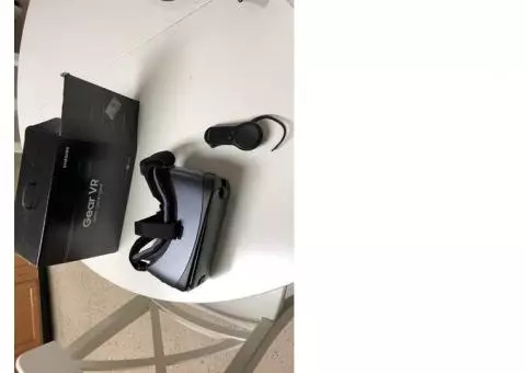 Samung Gear VR 2 Oculus w/ Controller