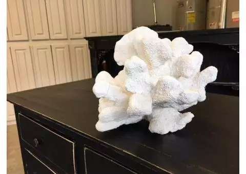 Coral like decor piece