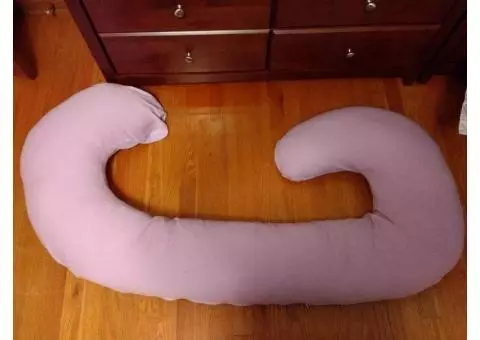 Maternity pillow-Leachoo Snoogle