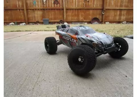 Traxxas Rustler Radio Control Car