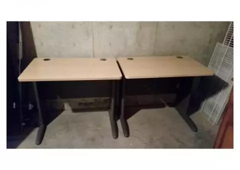 2 desks