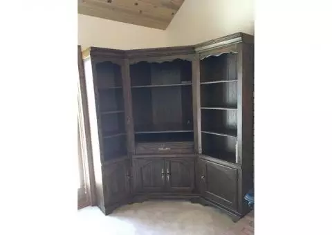 Corner entertainment center