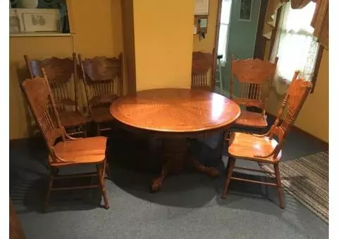 Dining room table set plus