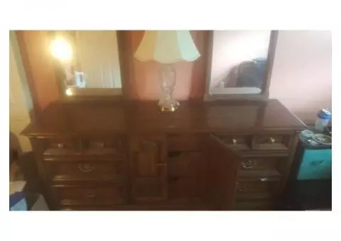 Dresser set