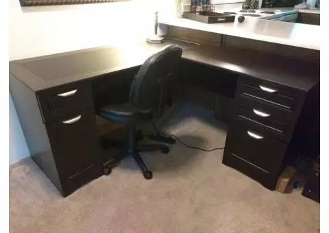 Office desk and chair