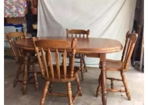 Dining Room table with 6 chairs