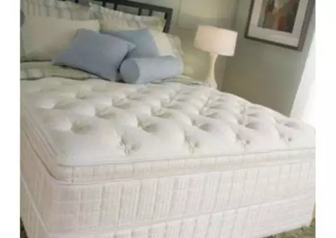 MODEL HOME DISPLAY MATTRESS ~ NEVER BEEN SLEPT ON! QUEEN