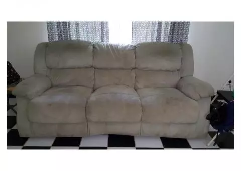 Reclining sofa