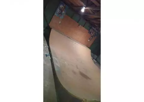 Skateboarding ramp