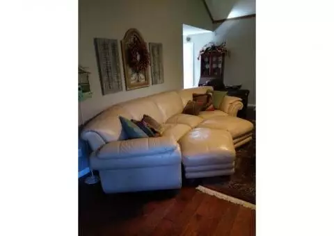 Italian leather sofa excellent condition