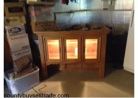 Lighted hutch