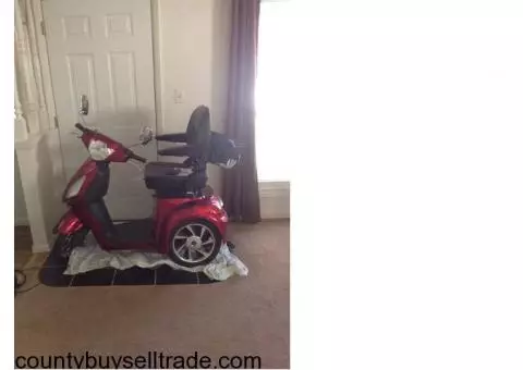 EWheels 3 wheel electric scooter