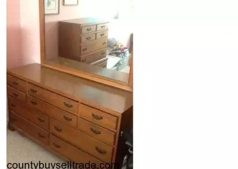 Mid Century Dresser n Ginger Jar Lamos