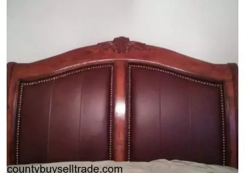 Queen sleigh bed