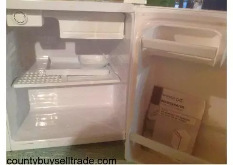 Mini Refrigerator/Ice Freezer