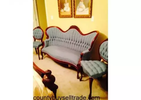 Victorian Antique Sofa and two chairs