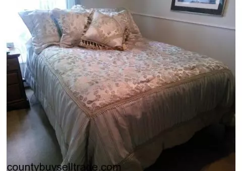 Queen comforter set