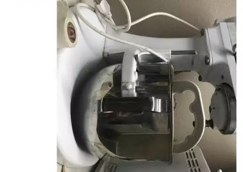 Kitchen Aid Mixer with attachments