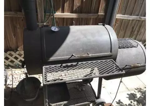 Heavy Duty BBQ/Smoker