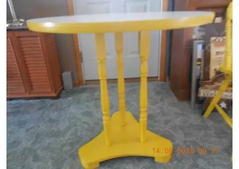 TABLE & CHAIRS