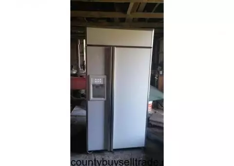 GE   Monogram professional Built-in Refrigerator (side by side)