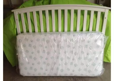 White Crib with Mattress - 2013 Graco Brand