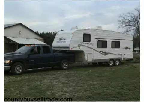 2004 Fleetwood Wilderness 255BHS & 2003 Dodge Ram 3500