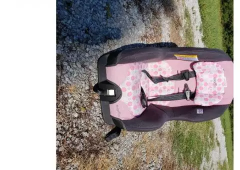 2 Evenflo Car seats