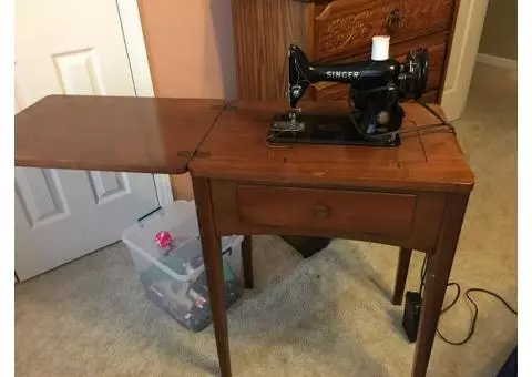 1931 Antique Singer Sewing Machine