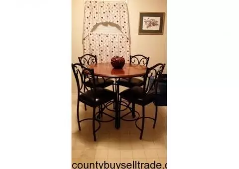 Dining Room Table and Chairs Set